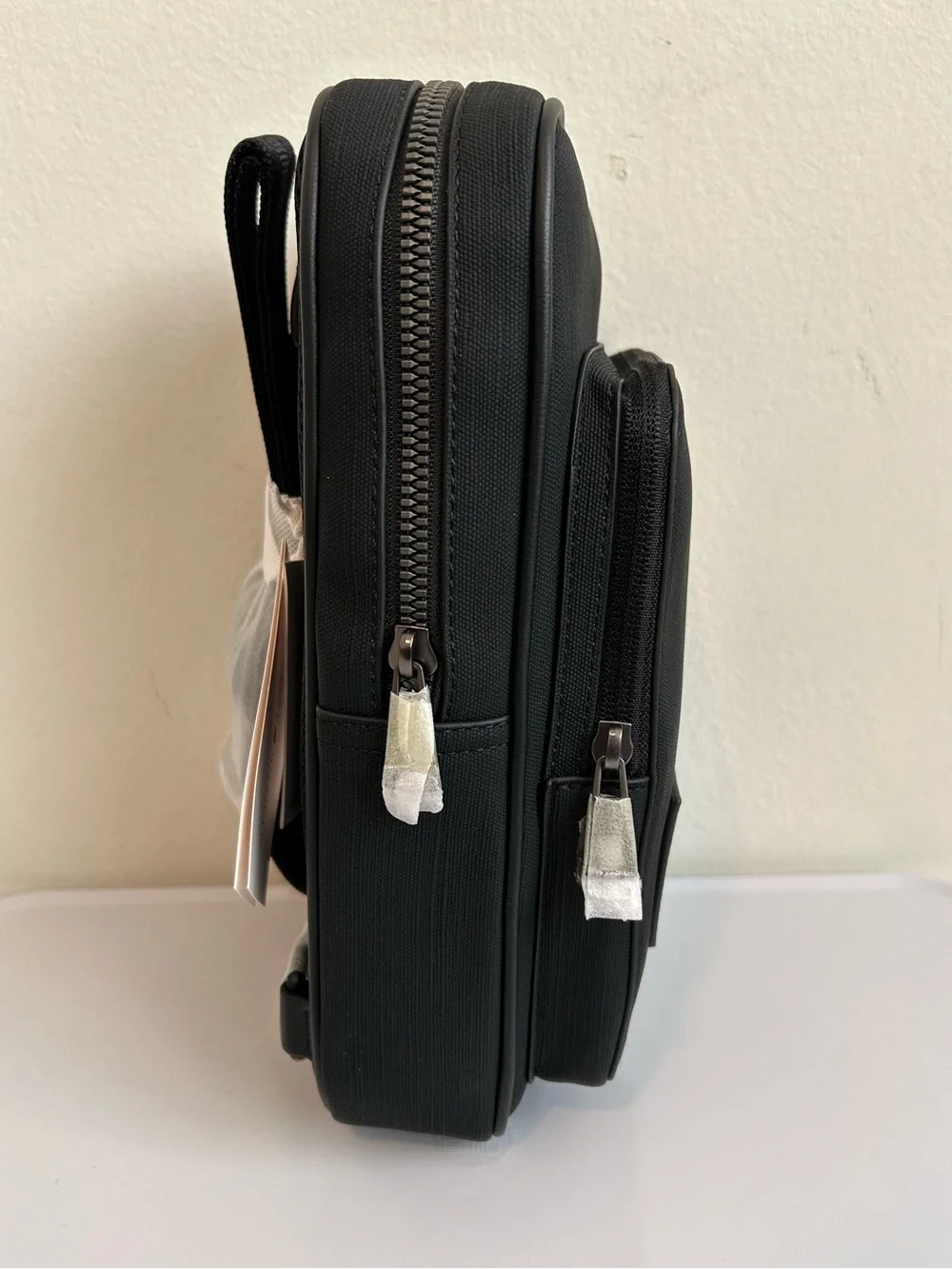 NWT Tommy Hilfiger Men's Black Foundation Crossbody Sling Bag